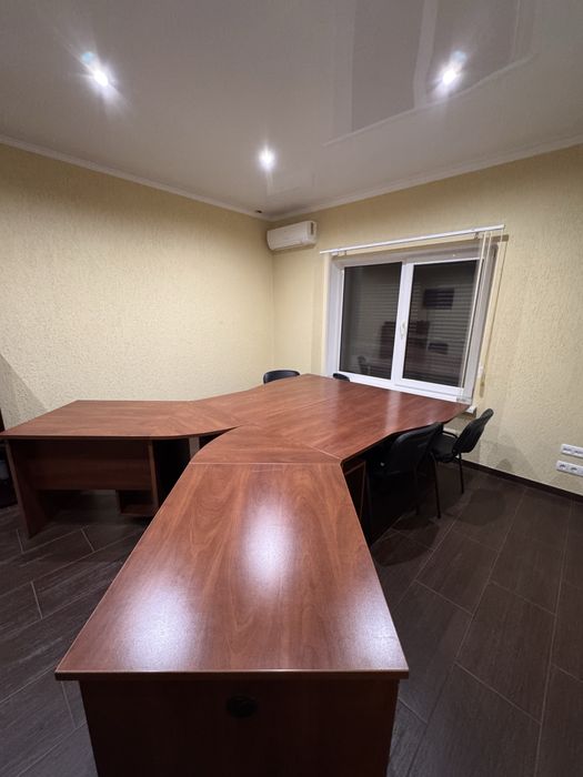 Продам офісно-житловий комплекс із меблями та технікою, Площа 614 м.кв, земельна ділянка 0,2932 Га, 10 хв від Кривого Рогу , Червоні Поди