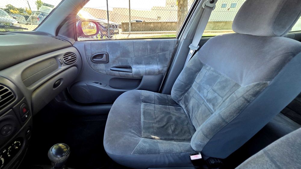 Renault Megane 1.4 16V Gasolina 2000 Pronto a Andar 1299