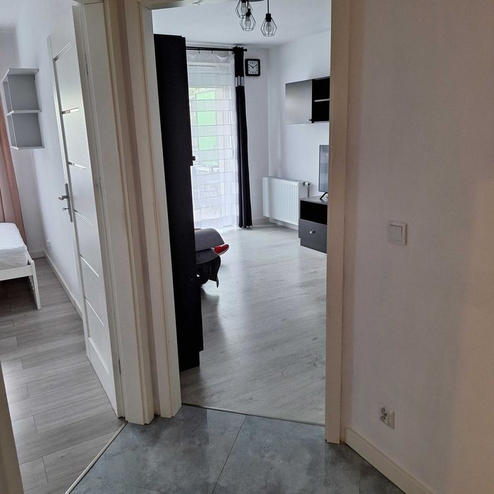 Wynajmę Mieszkanie we Wrocławiu 40m2 z tarasem i klimatyzacja    Lipa Piotrowska ul Gorczycowa