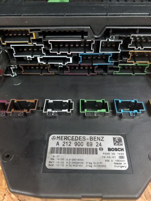 SAM Caixa de fusíveis Mercedes Classe E W212