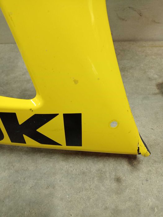 Suzuki GSX-R K1 K2 K3 R600 prawa owiewka boczek owiewka osłona R750