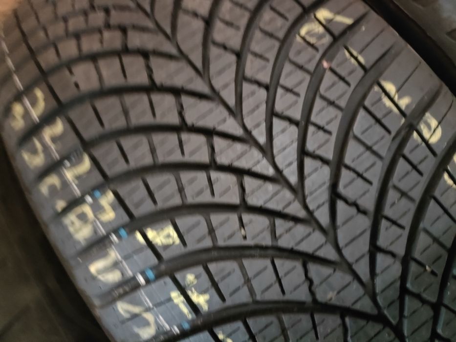 4x Goodyear Vector 4seasons Gen-3 215/50R18 92W  4 sztuki całoroczne