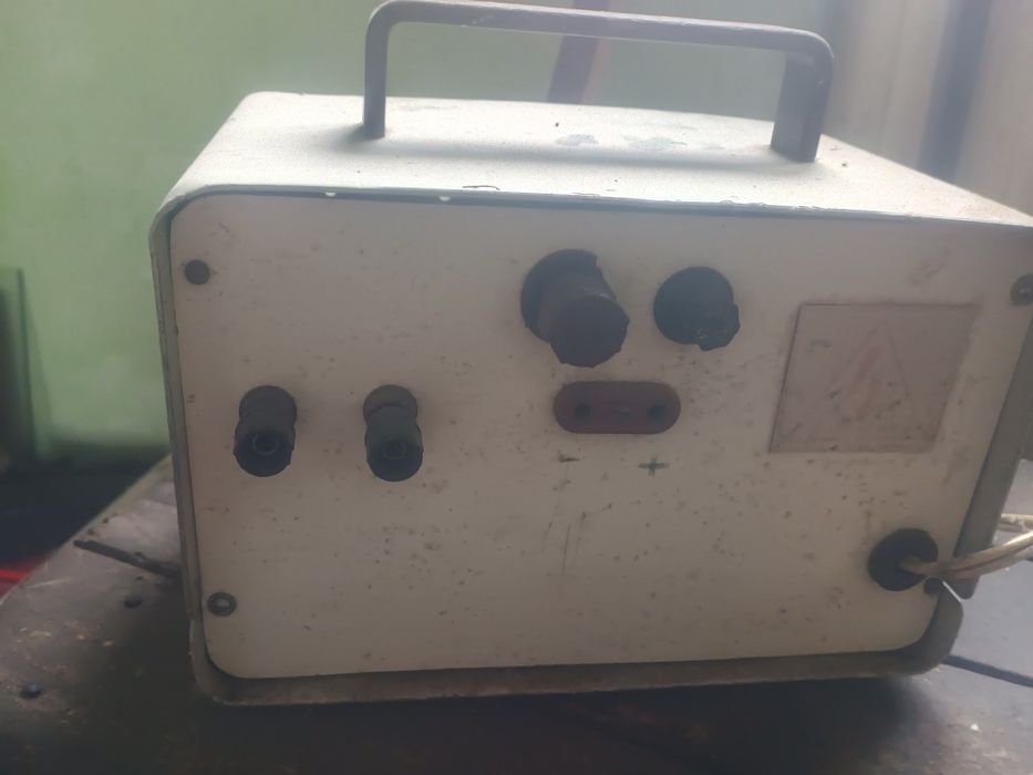 Потужний зарядний радянський пристрій