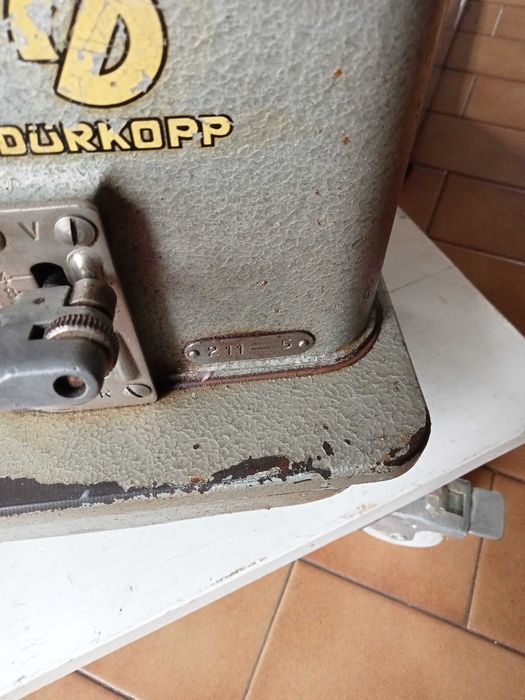 Máquina de costura industrial