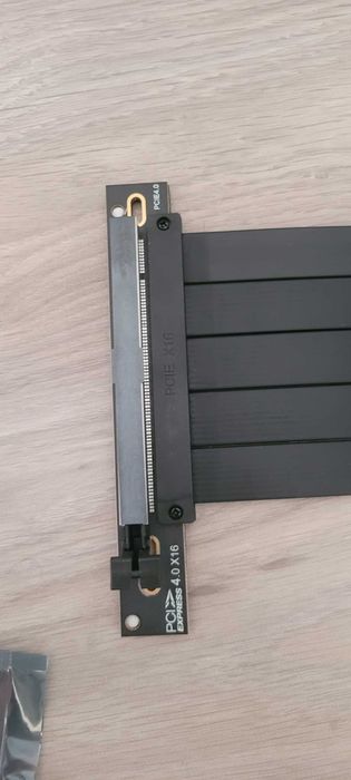 Riser PCIE 4.0 GPU 30cm436987979985725441