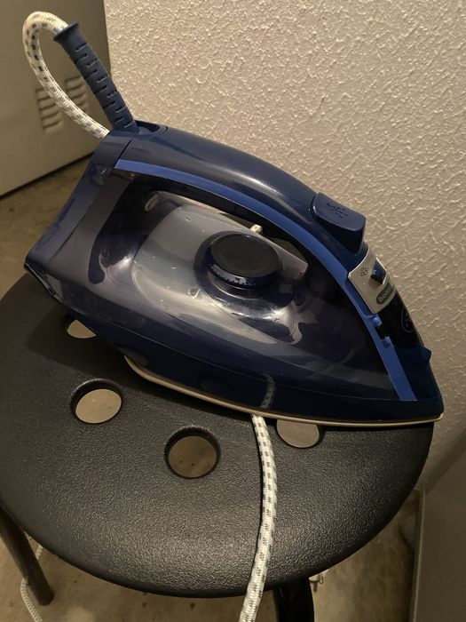 Ferro de engomar tefal