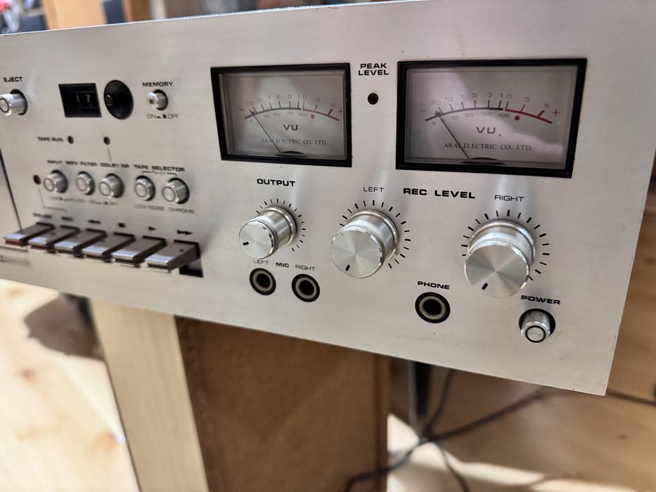 Akai GXC 710D magnetofon