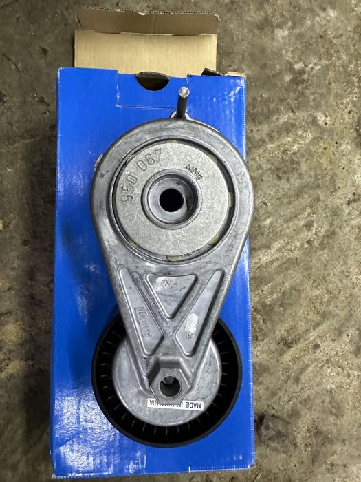 Натяжний ролик, поліклиновий ремінь SKF VKM 31310