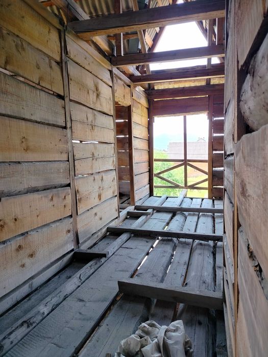 Продається недобудований будинок з великим підвальним гаражем на 3авто