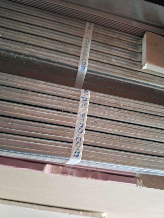 Perfil montante 48 em aço