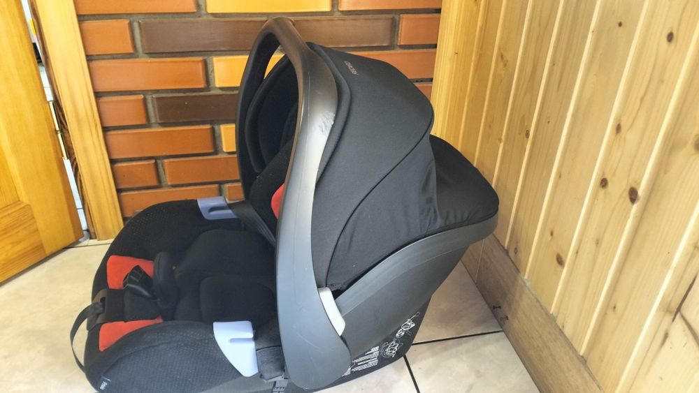 Автокрісло перкноска Recaro 0+ із системою isofix