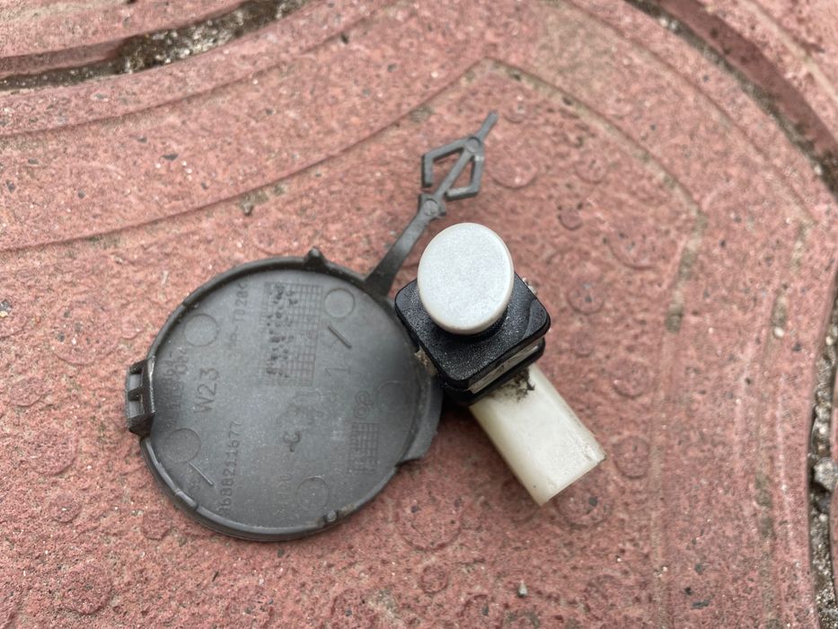 Запчастини бампера Peugeot 508 седан кнопка багажника, відблиск