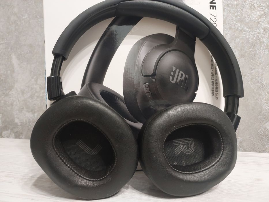 Навушники JBL Tune 720BT