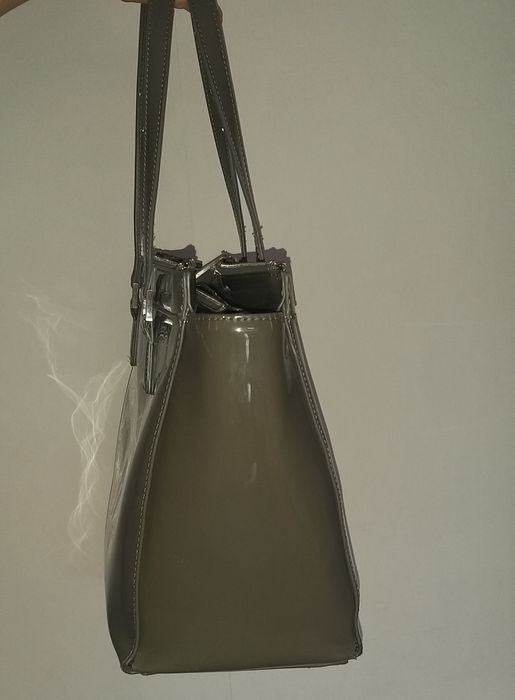 Torebka lakierowana Reserved