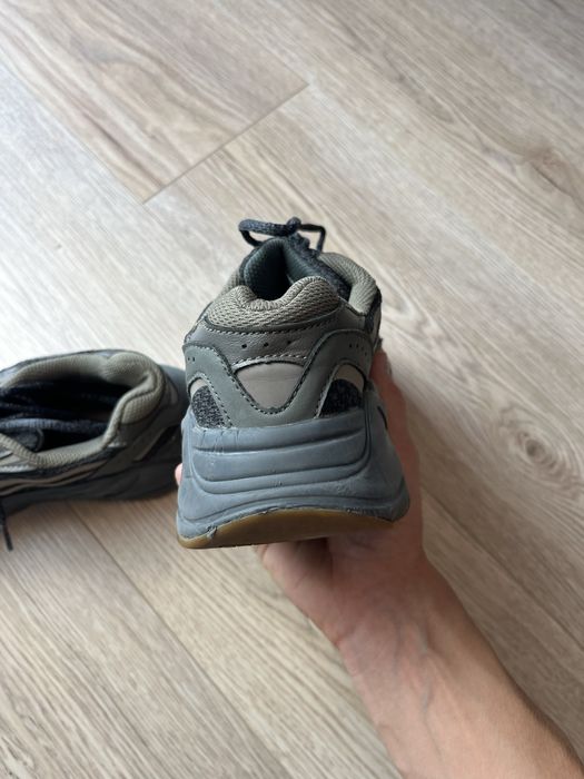 Yeezy Boost 700 v2 ‘Geode’ Buty Sneakers Rap Streetwear