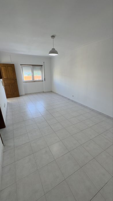 Arrenda-se Apartamento T3 Torres Vedras Centro