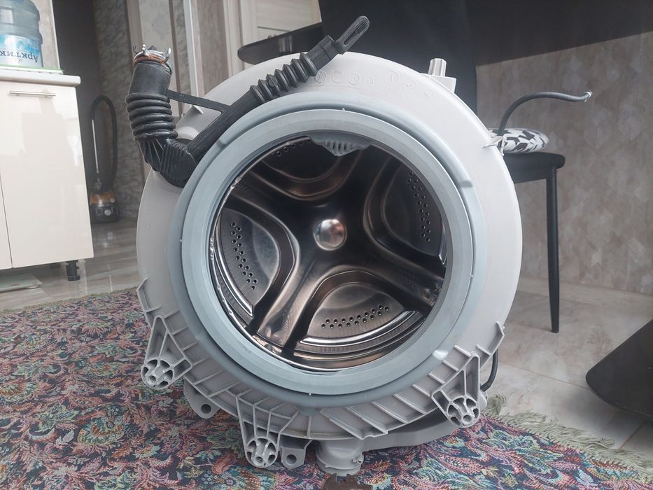 Бак стиральной машины Занусси линдо300 на 7 кг