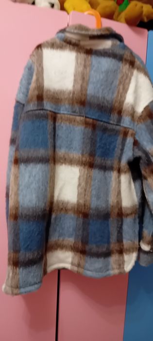 Kurtka koszulowa w krate Bershka