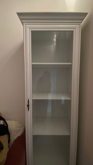 Срочно . Витрина белая!