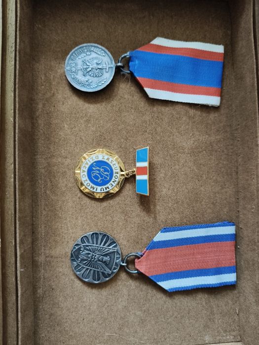 Zestaw 3 milicyjnych odznaczeń PRL