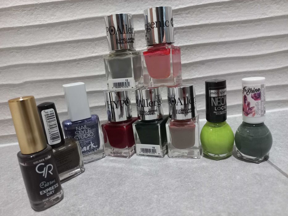 Zestaw lakierów do paznokci