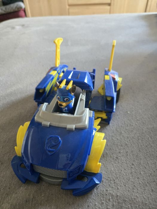 Pojazd transformers psi patrol Chese