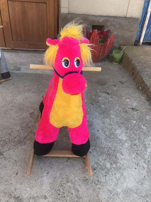 Детская лошадка-качалка продаю