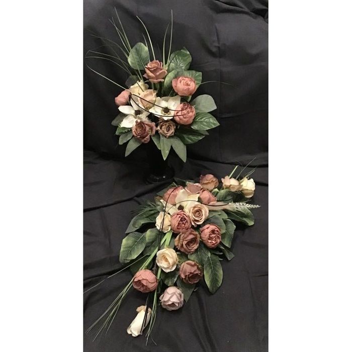 Kompozycja nagrobna stroik na grób stroik nagrobny na cmentarz