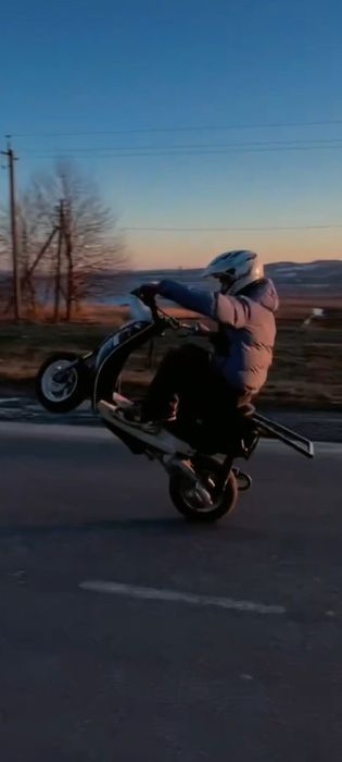 Yamaha vino 2t stunt