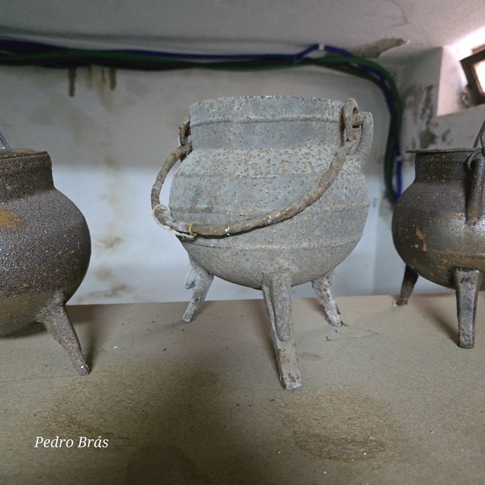 Potes antigos  ferro