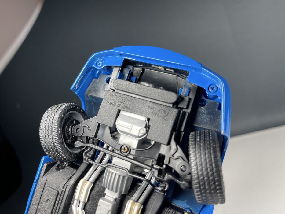 Bmw 8 series E31 1:18 модель машинка Revell