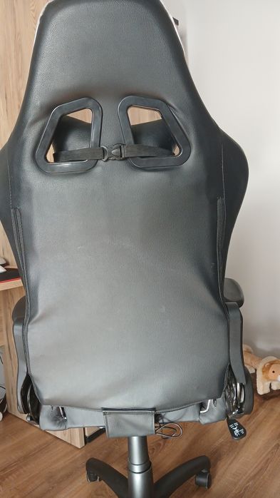 Dwa fotele gamingowe