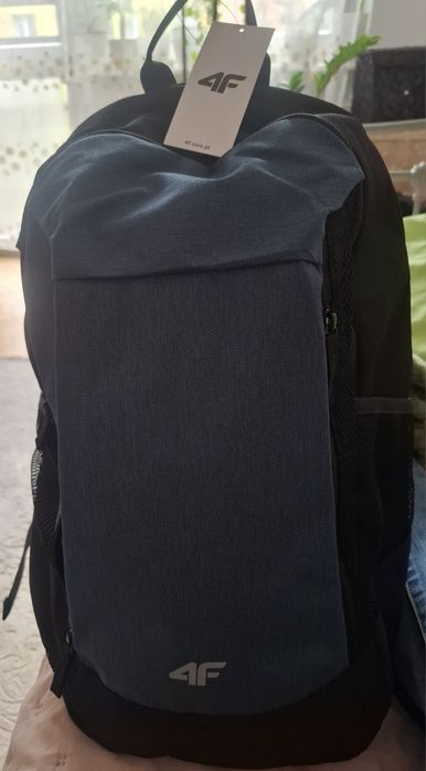 Nowy Plecak 4f czarno-niebieski