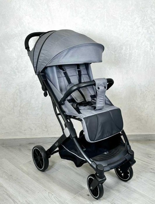 Прогулочная детская коляска bambi