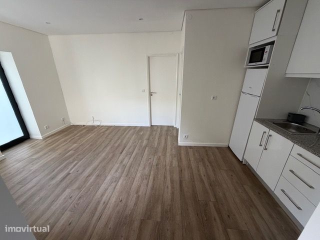 Apartamento T2 com boas áreas e localização privilegiada