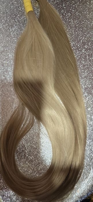 Волосся для нарощування.