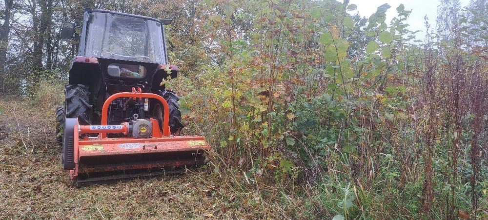 Koszenie nieużytków kosiarką bijakową  kosiarka bikakowa