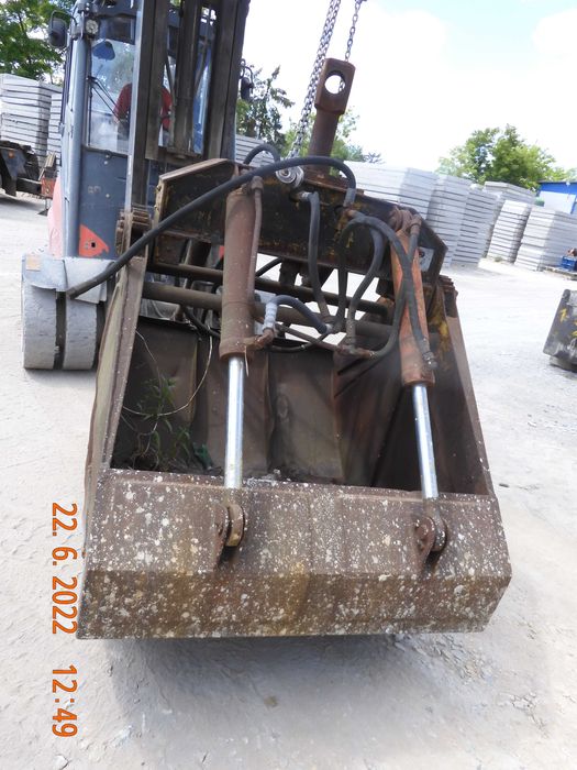 Chwytak do materiałów sypkich, czerpak