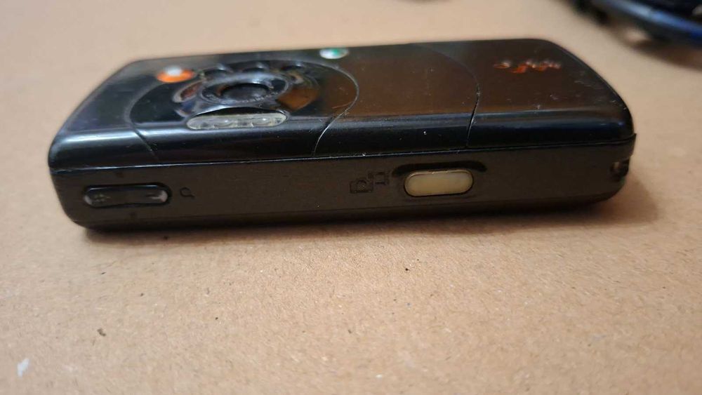 Sony Ericsson W810i  в комплекті