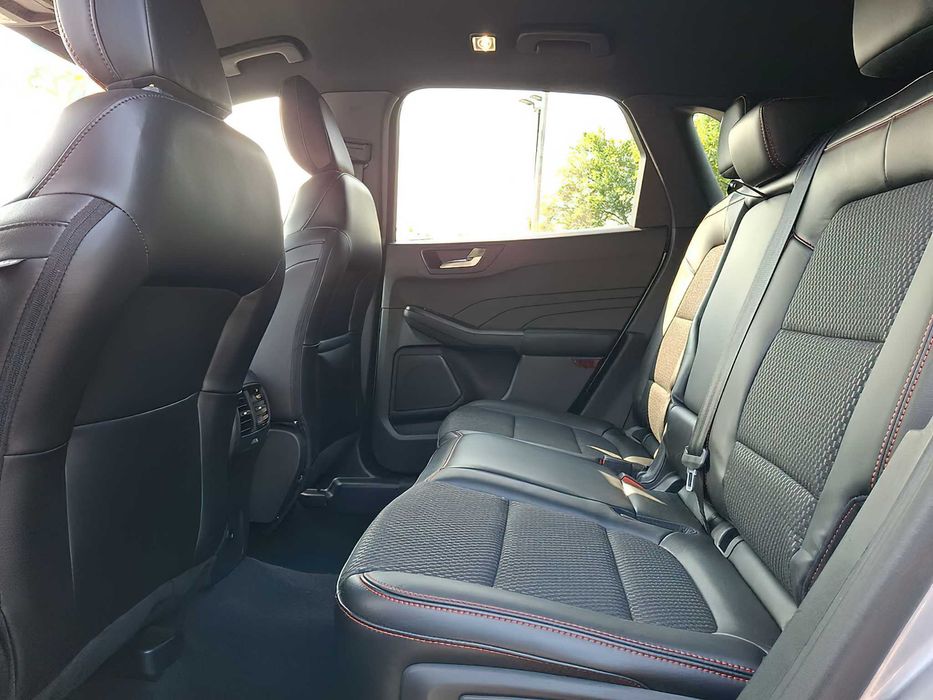 Ford Escape      2024