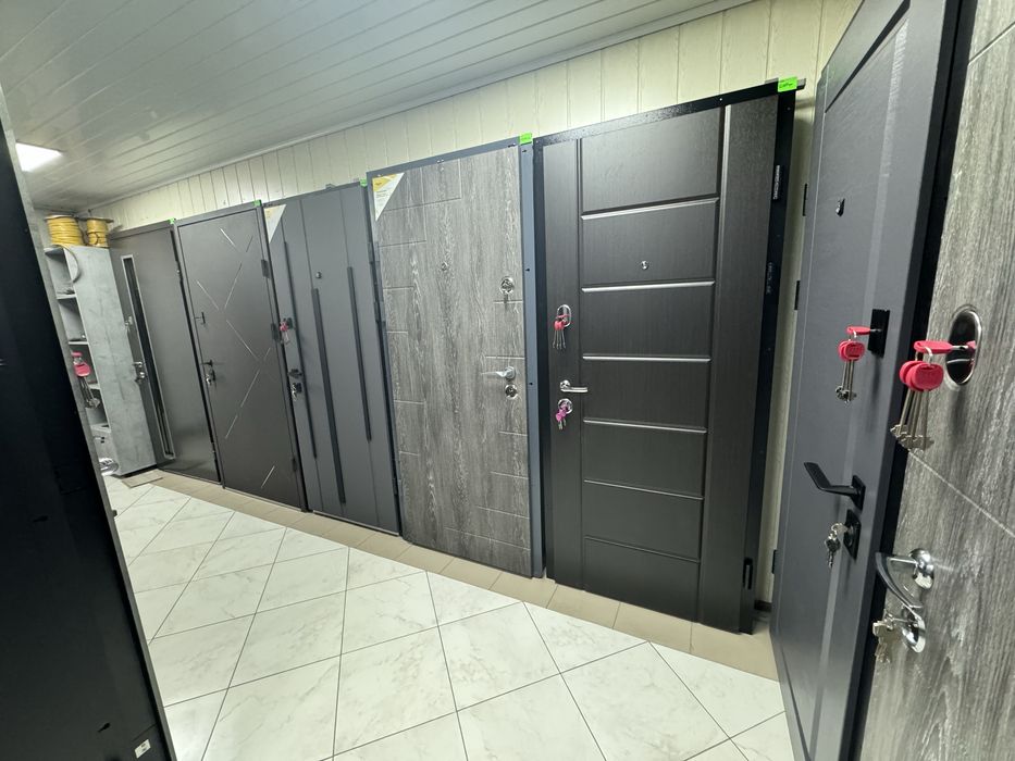 Входные двери в квартиру и дом в наличии и под заказ