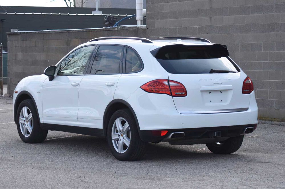 Porsche Cayenne      2014