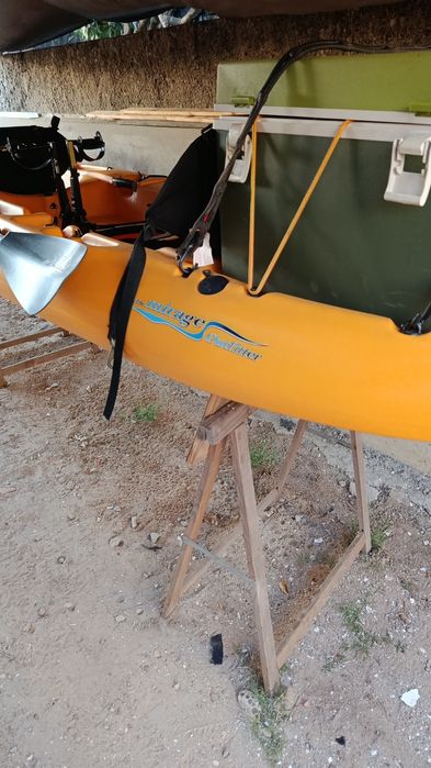 kayak da marca Hobie