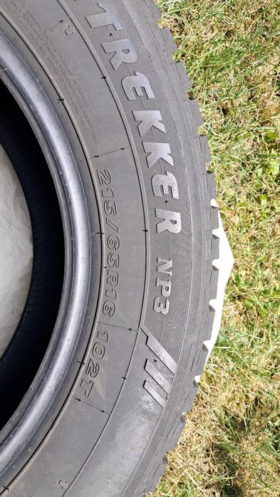 Продам резину Maxxis ArcticTrekker NP3 215/65 R16  102Т