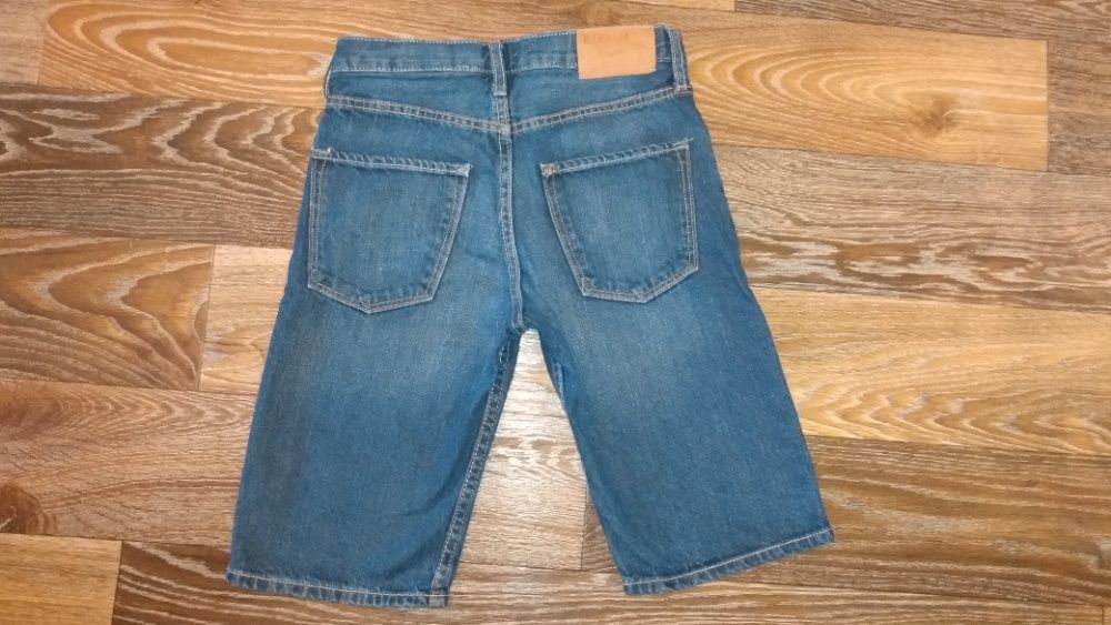 Джинсовые шорты, бриджи, капри H&M 134 см 8-9 лет