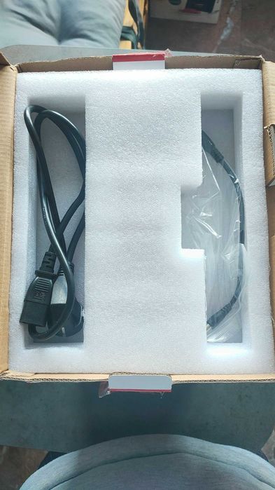 Зарядна станція Energizer PPS550W1F 700w 551Wh