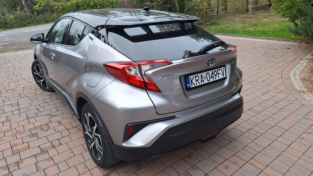 Toyota C-HR 1.8 Hybryda Super Stan