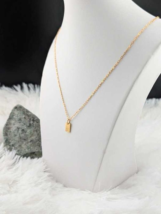 Złoty naszyjnik z literką "S" – stal nierdzewna