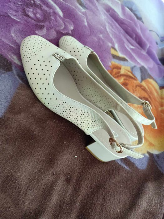 Buty letnie damskie