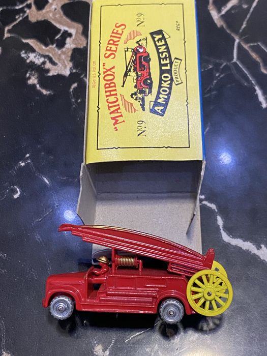 Модель пожарной машинки Matchbox Authentic MOKO N9